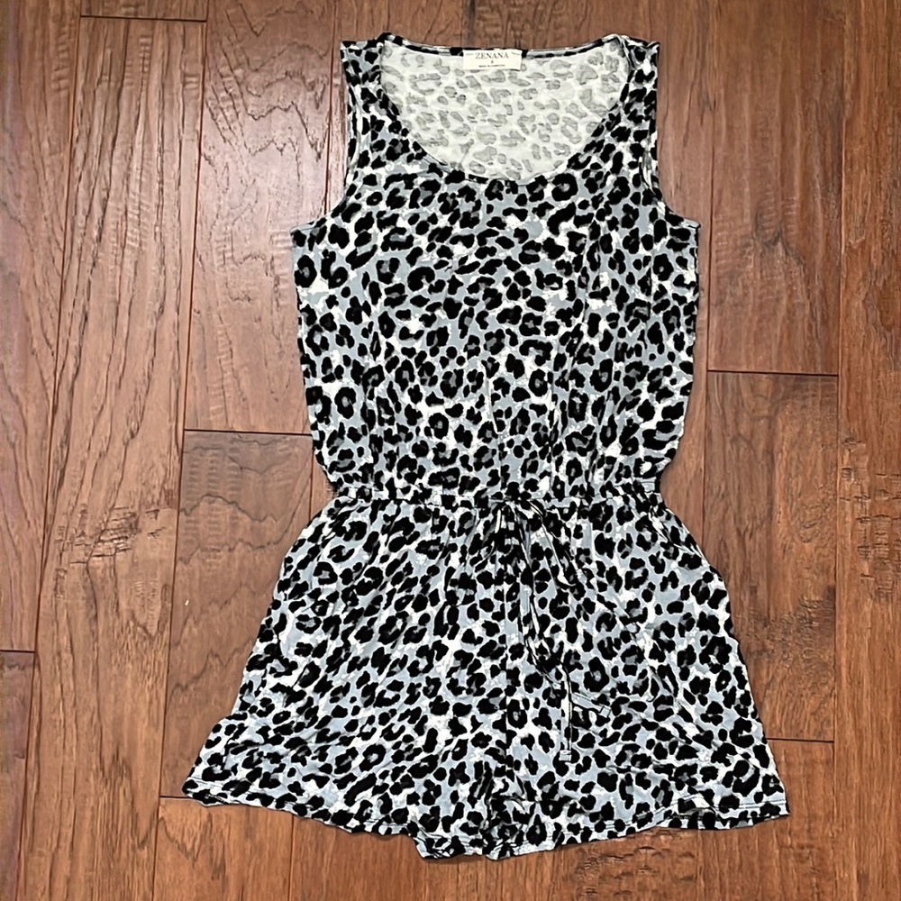 Leopard Romper - Picture 3 of 9